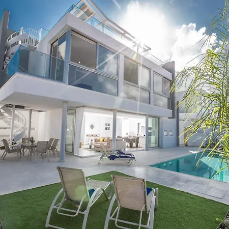 3 Schlafzimmer Mit Pool, Dachgarten, Meerblick Vakantiehuis